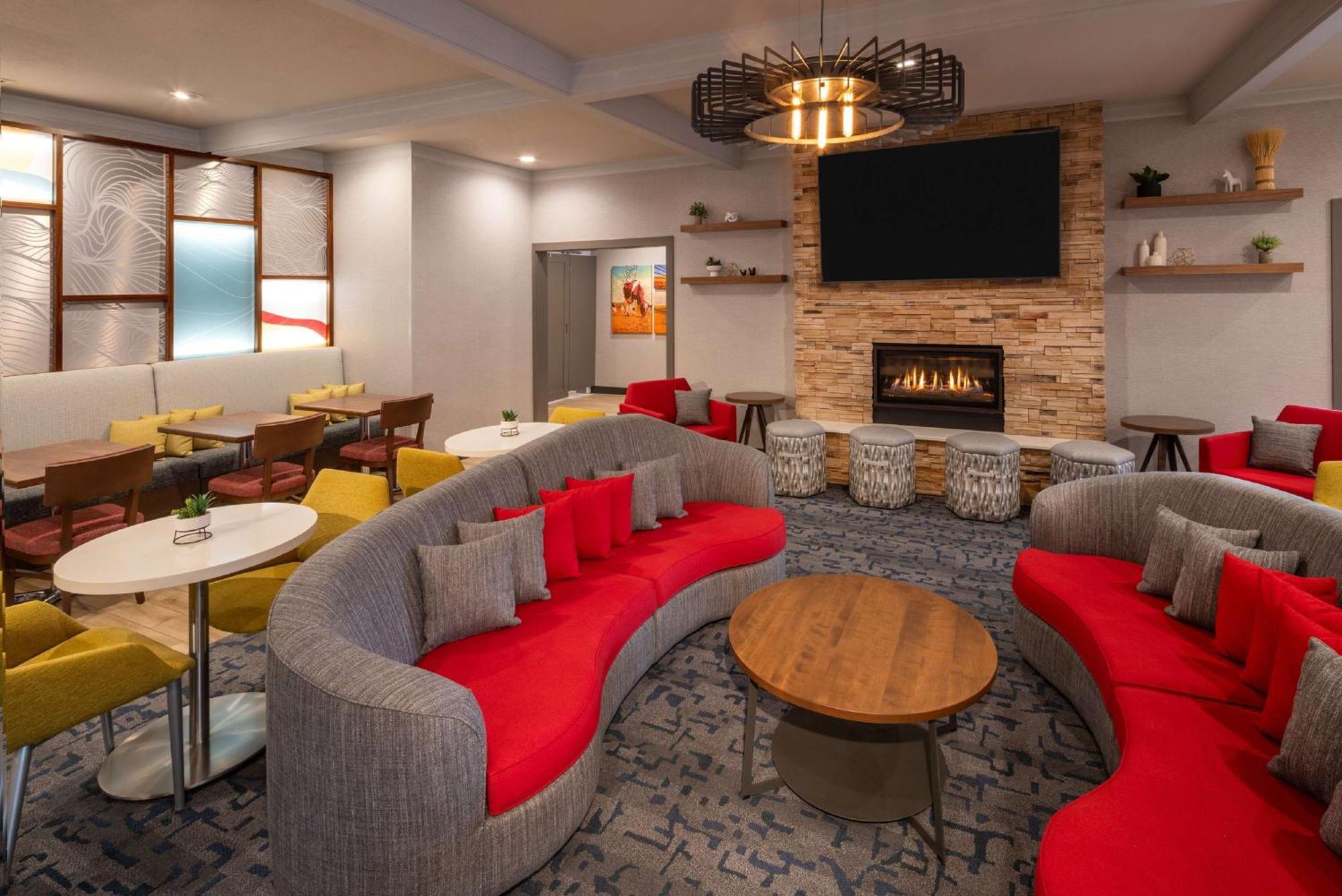 Hampton Inn Пульман Экстерьер фото