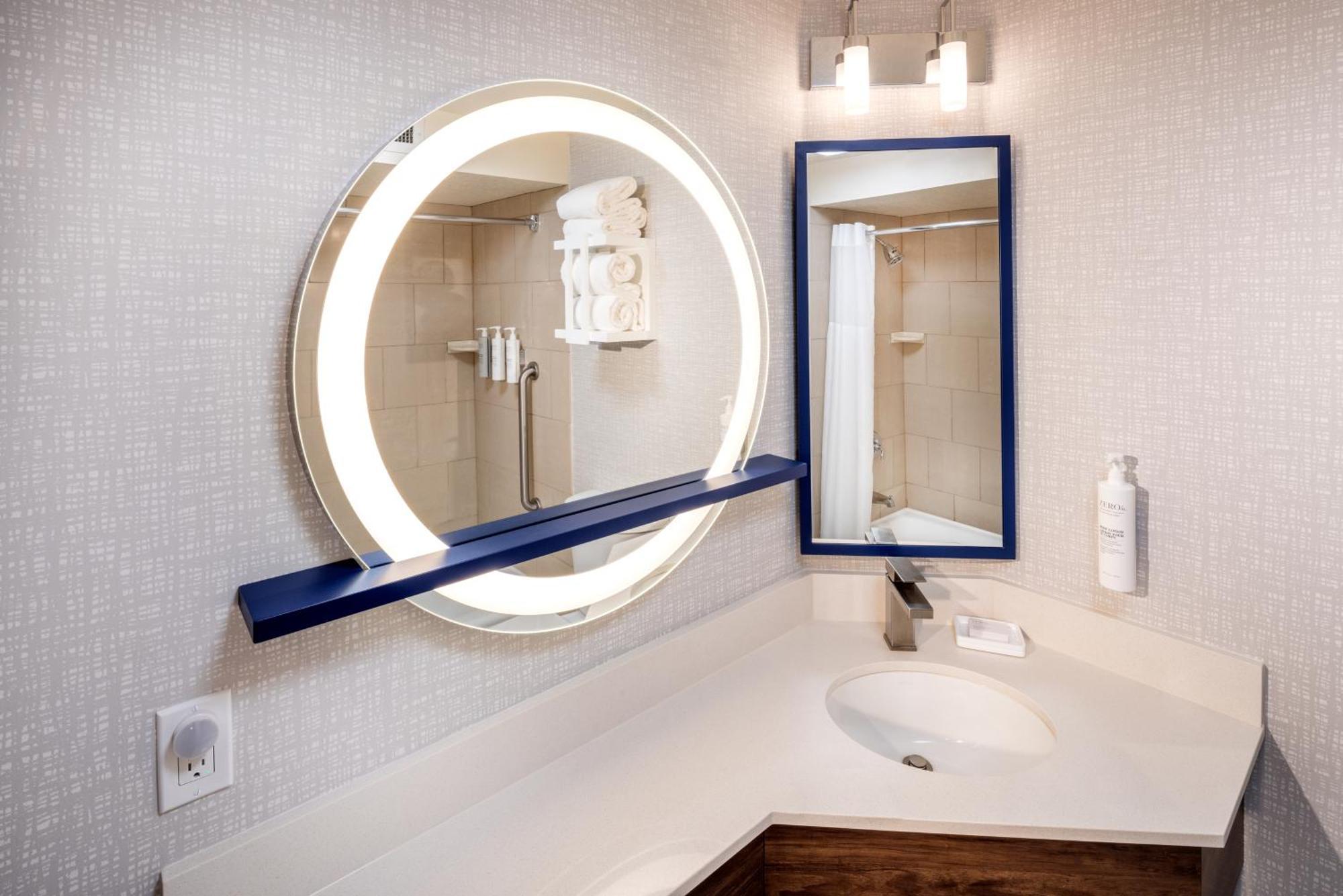 Hampton Inn Пульман Экстерьер фото