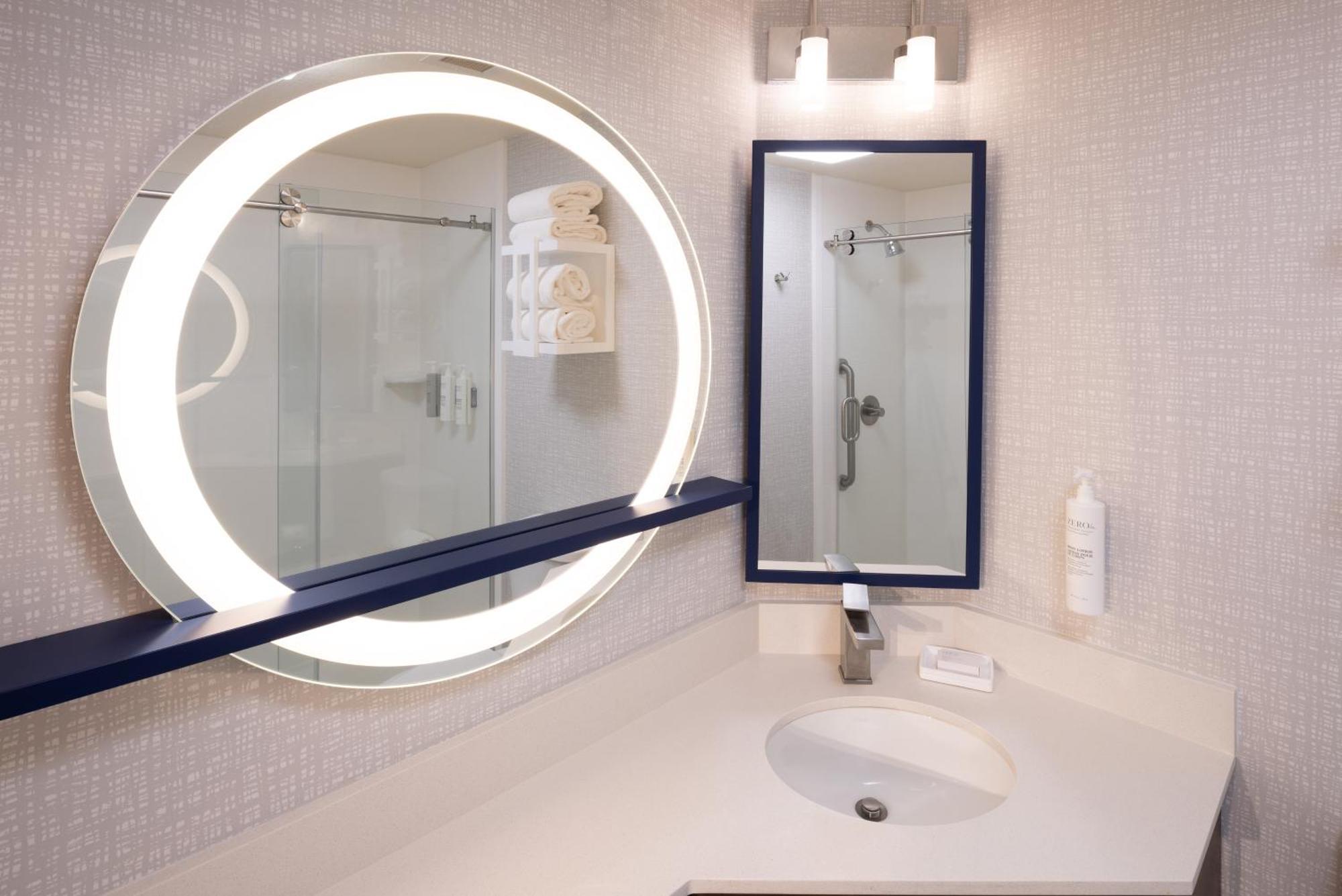 Hampton Inn Пульман Экстерьер фото