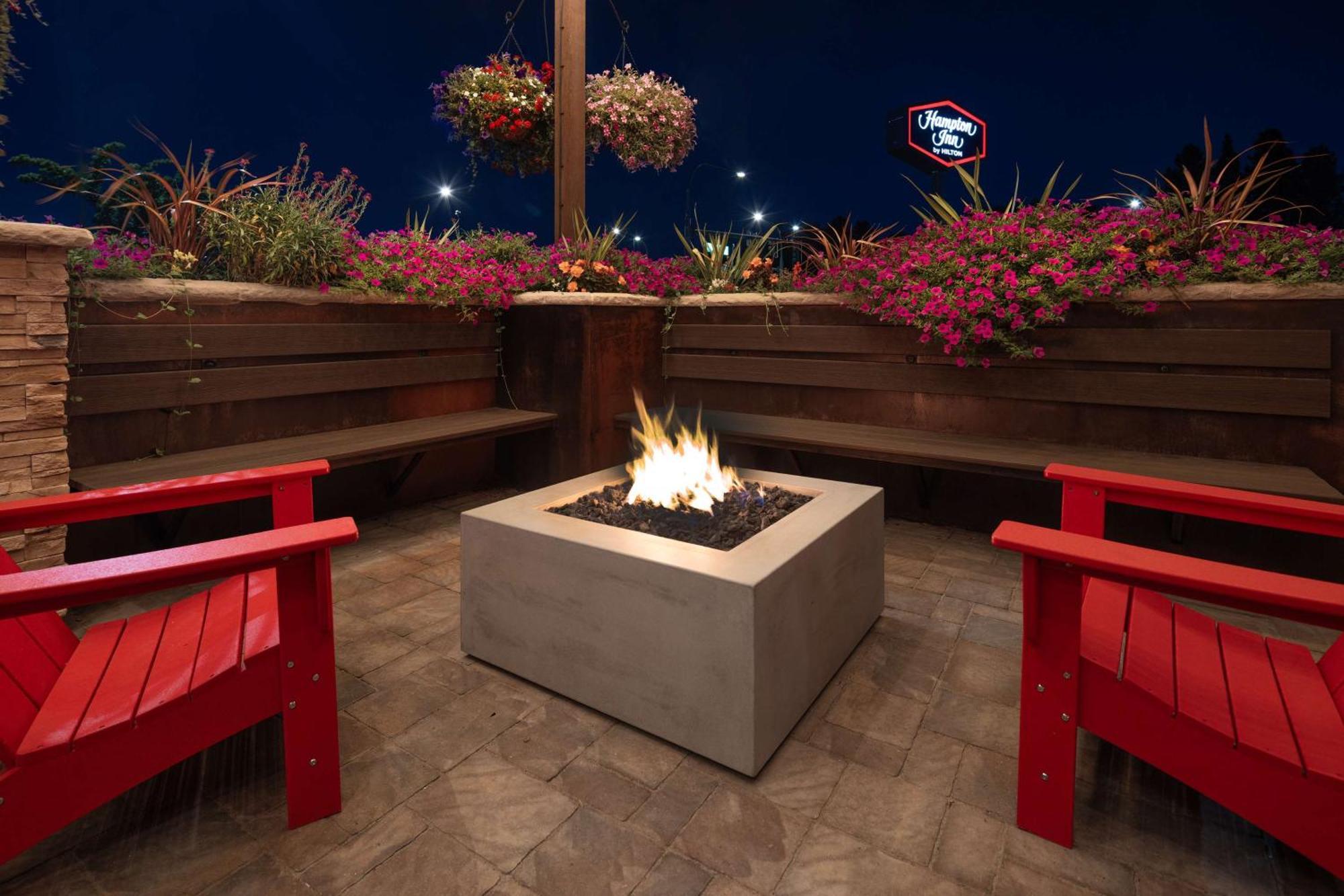 Hampton Inn Пульман Экстерьер фото